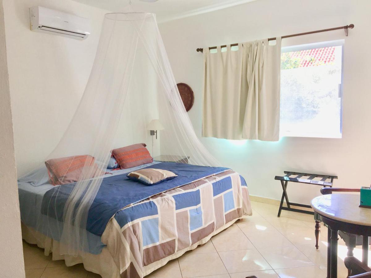 Bed and Breakfast Esquina De La Felicidad De Playacar Плая-дель-Кармен Экстерьер фото