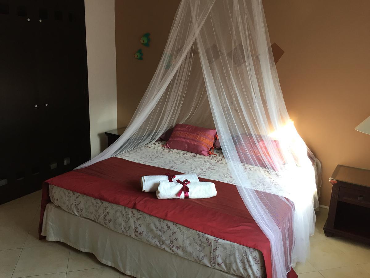 Bed and Breakfast Esquina De La Felicidad De Playacar Плая-дель-Кармен Экстерьер фото